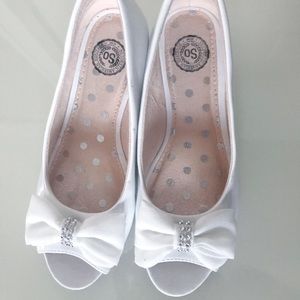 🖤3/$25Girl’s White Dress peep toe slip-on wedges